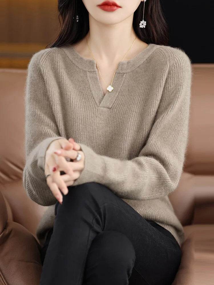 Elegant V-Neck Mink Cashmere Sweater - Image 15
